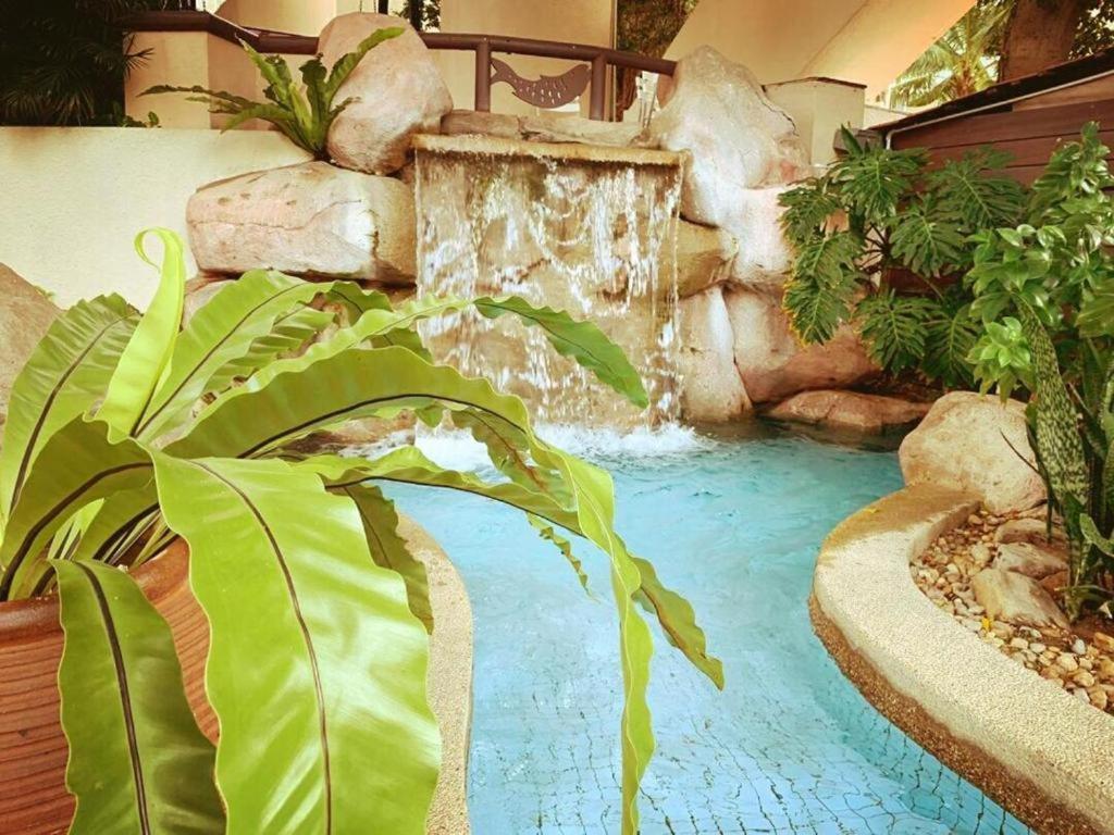 Апартаменты Sea View Paradise Танджунг-Бунга Экстерьер фото