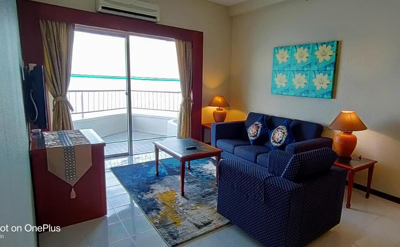 Апартаменты Sea View Paradise Танджунг-Бунга Экстерьер фото