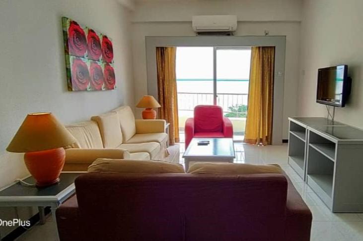 Апартаменты Sea View Paradise Танджунг-Бунга Экстерьер фото
